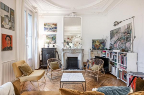Appart familial Montmartre, balcon cheminée, libre JO Paris